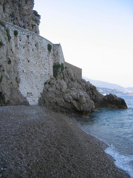 IMG_7956.JPG - Small hidden beach near the oceanographic museum