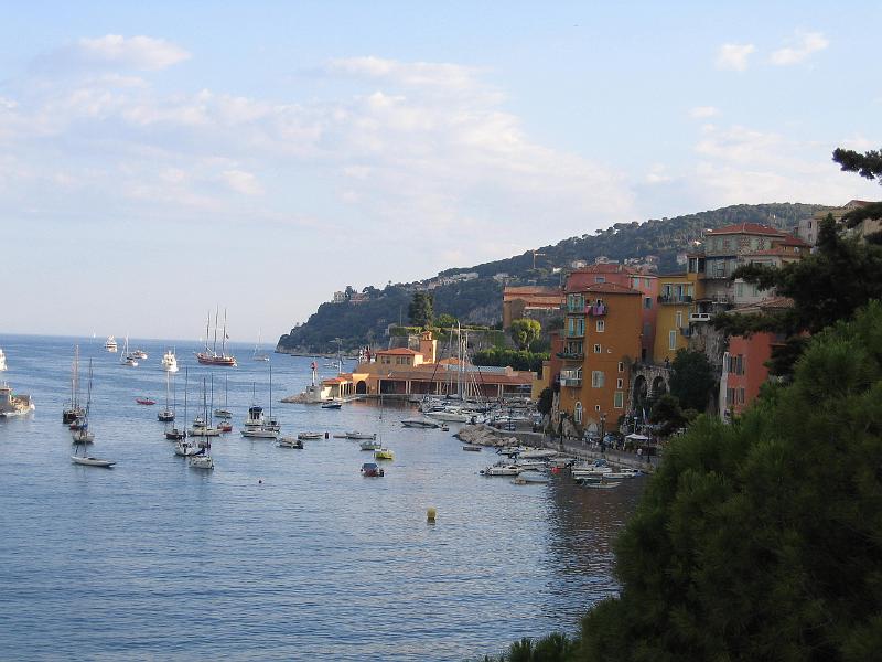 IMG_7989.JPG - View of Villefranche-sur-mer while waiting for the train